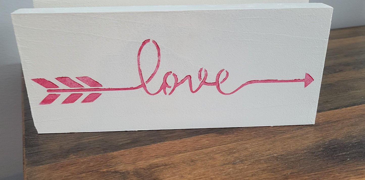 Love Arrow sign | Handpainte - Handpainte, Love