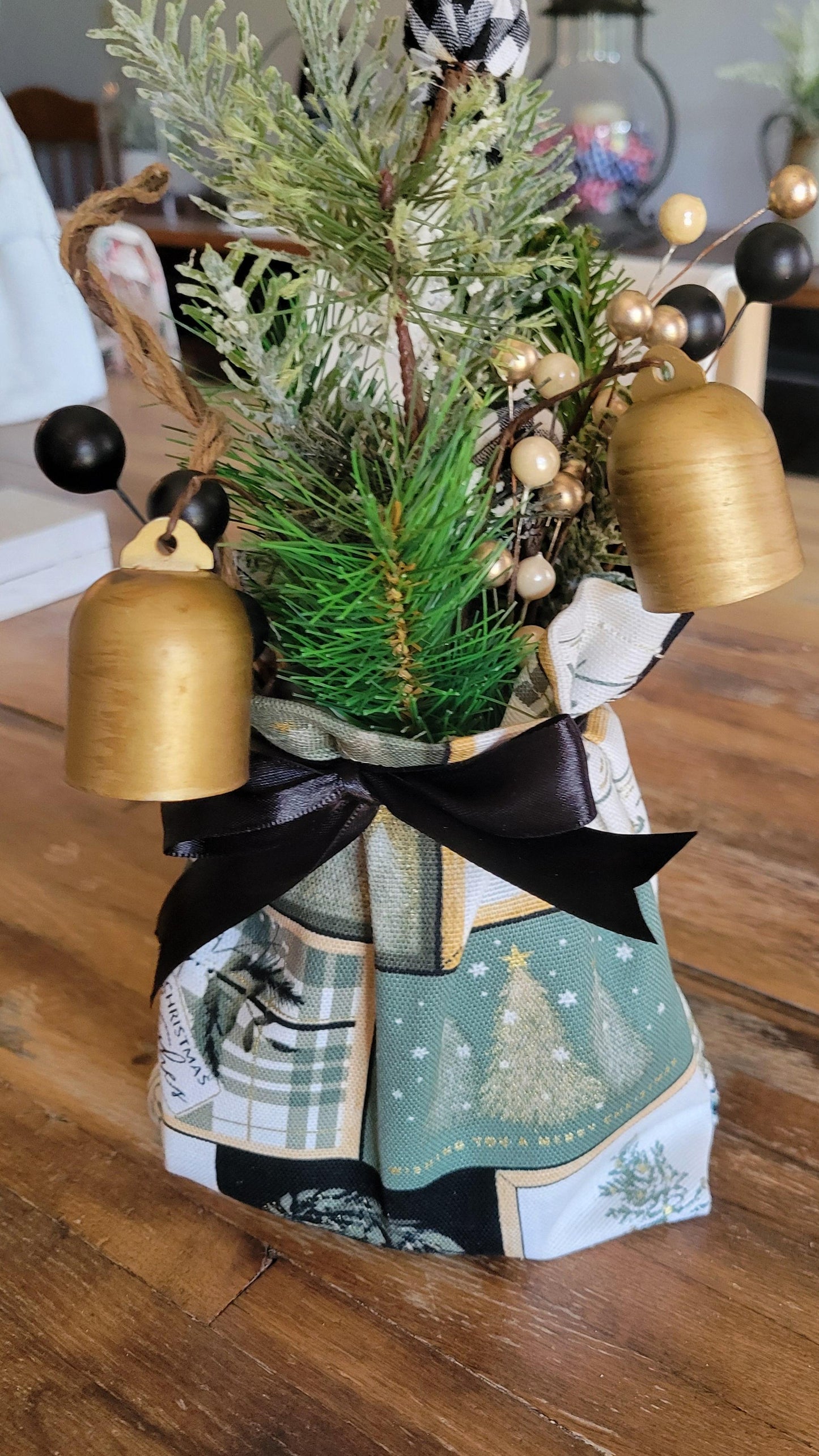 Christmas Bell with Greenery – Rustic Holiday Decor Bag with Gold Bells and Faux Pine, Farmhouse Winter Decoration